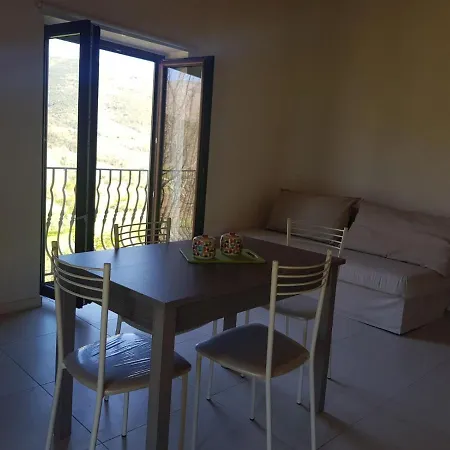Le Quattro Pietre * קמרוטה